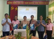 Công đoàn Giáo dục Việt Nam tặng quà giáo viên, người lao động tại Côn Đảo (st)