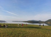 Hoàng hôn thơ mộng ở lòng hồ thủy lợi lớn nhất Việt Nam